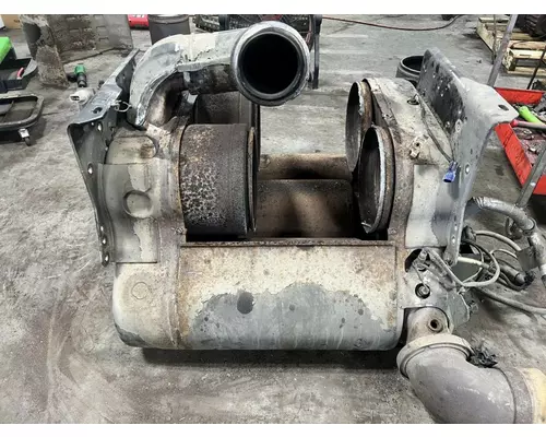 Freightliner CASCADIA Exhaust DPF Assembly