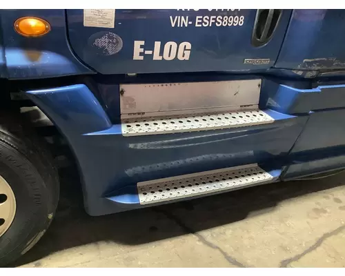 Freightliner CASCADIA Fairing (Side)