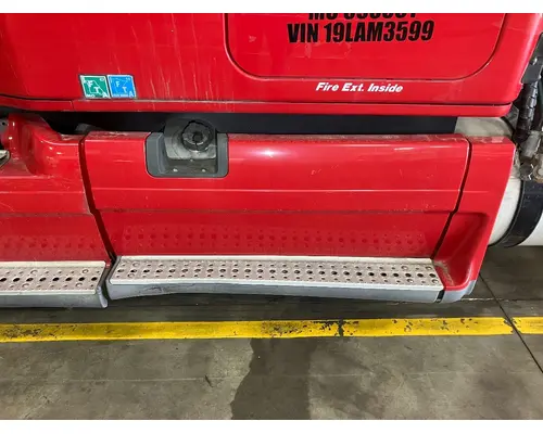 Freightliner CASCADIA Fairing (Side)