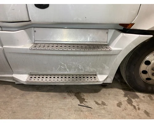 Freightliner CASCADIA Fairing (Side)
