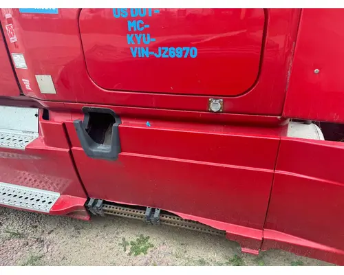 Freightliner CASCADIA Fairing (Side)