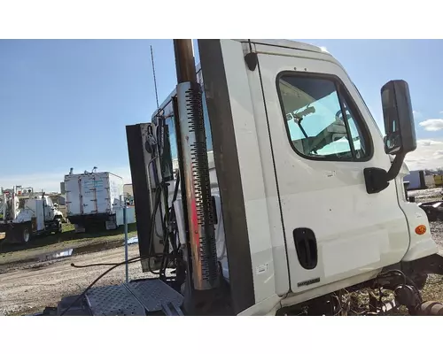 Freightliner CASCADIA Fairing (Side)