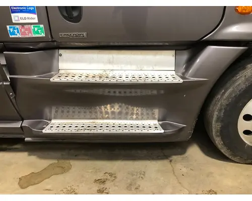 Freightliner CASCADIA Fairing (Side)