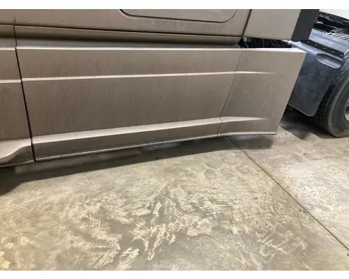 Freightliner CASCADIA Fairing (Side)