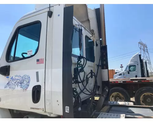 Freightliner CASCADIA Fairing (Side)