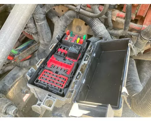 Freightliner CASCADIA Fuse Box