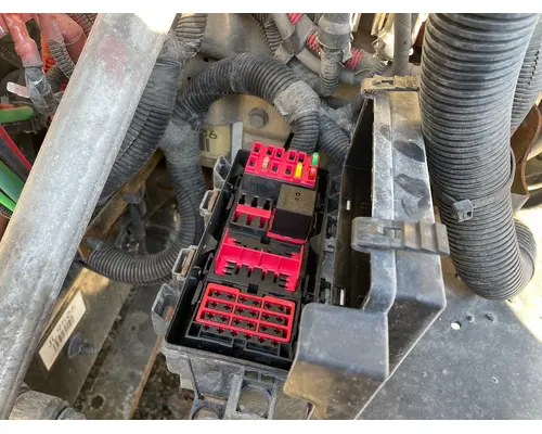Freightliner CASCADIA Fuse Box
