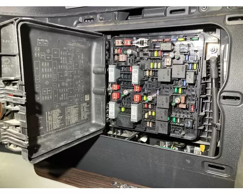 Freightliner CASCADIA Fuse Box