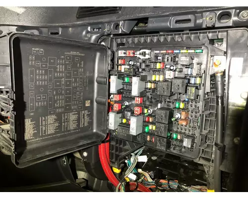 Freightliner CASCADIA Fuse Box