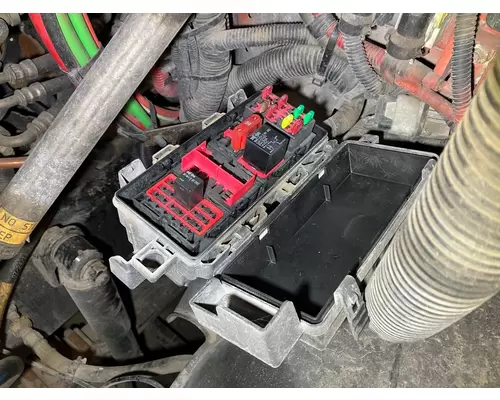 Freightliner CASCADIA Fuse Box