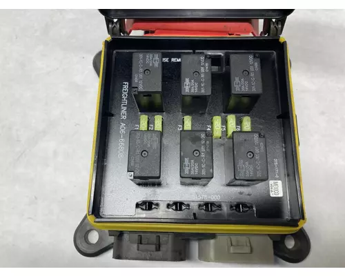 Freightliner CASCADIA Fuse Box