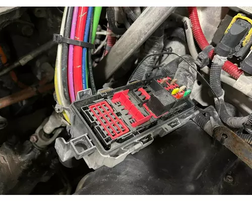 Freightliner CASCADIA Fuse Box