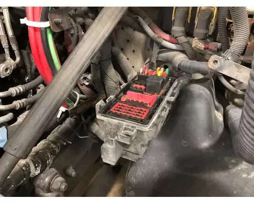 Freightliner CASCADIA Fuse Box