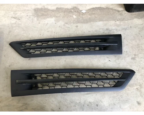 Freightliner CASCADIA Hood Side Vent