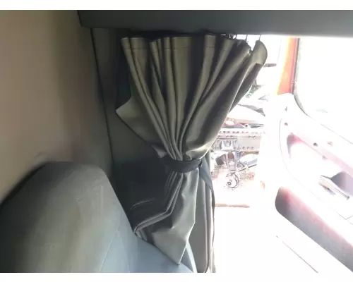 Freightliner CASCADIA Interior Curtains