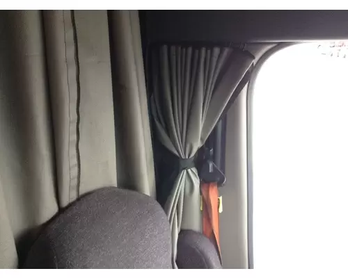 Freightliner CASCADIA Interior Curtains