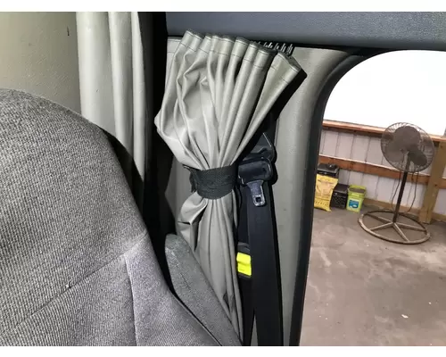 Freightliner CASCADIA Interior Curtains