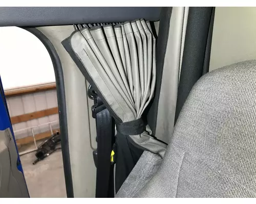 Freightliner CASCADIA Interior Curtains