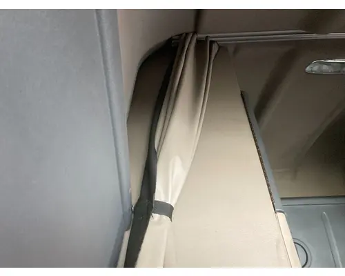 Freightliner CASCADIA Interior Curtains