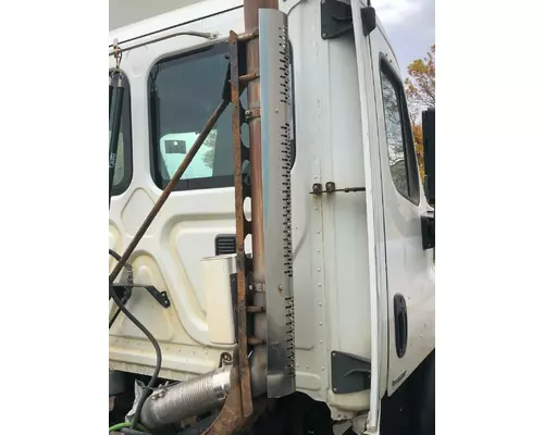 Freightliner CASCADIA Muffler Shield