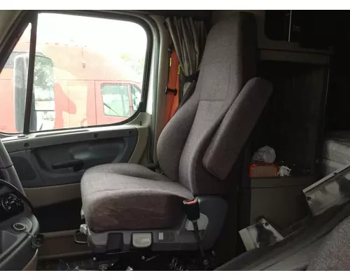 Freightliner CASCADIA Seat (Air Ride Seat)