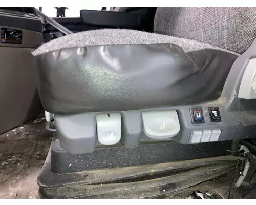 Freightliner CASCADIA Seat (Air Ride Seat)