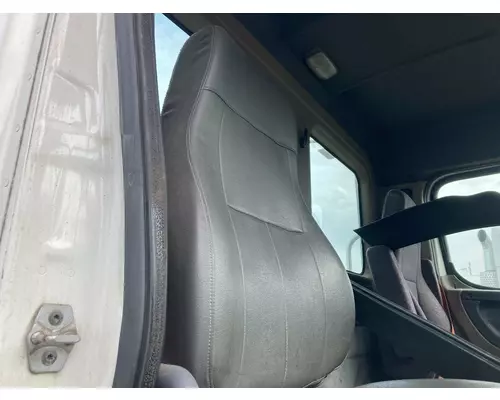 Freightliner CASCADIA Seat (non-Suspension)