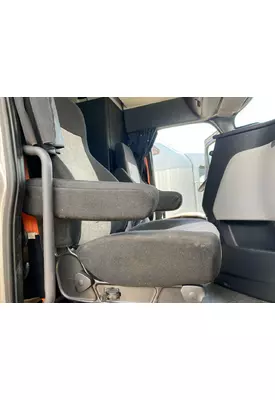 Freightliner CASCADIA Seat (non-Suspension)