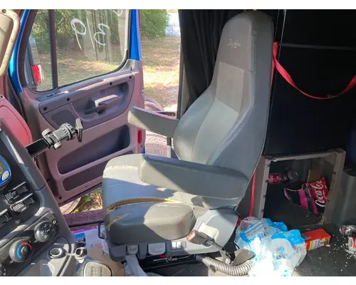 Freightliner CASCADIA Seat (non-Suspension)