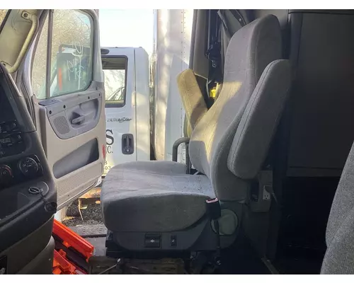 Freightliner CASCADIA Seat (non-Suspension)