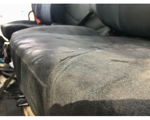 Freightliner CASCADIA Seat (non-Suspension)