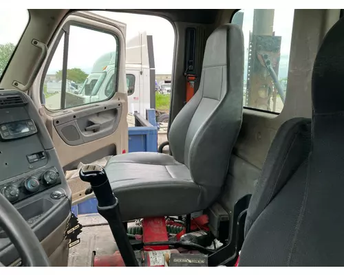 Freightliner CASCADIA Seat (non-Suspension)