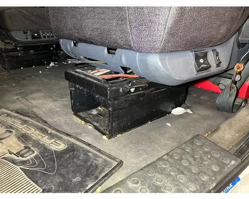 Freightliner CASCADIA Seat (non-Suspension)
