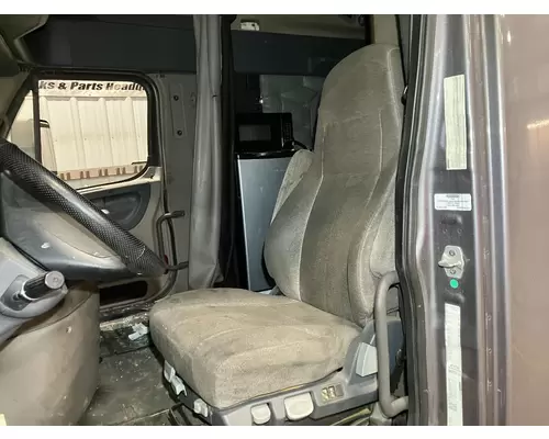 Freightliner CASCADIA Seat (non-Suspension)