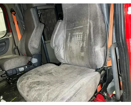Freightliner CASCADIA Seat (non-Suspension)