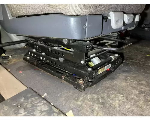 Freightliner CASCADIA Seat (non-Suspension)