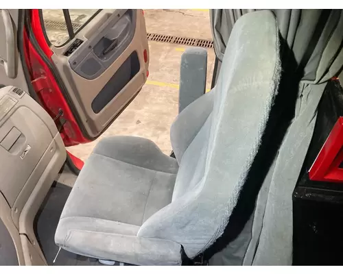 Freightliner CASCADIA Seat (non-Suspension)