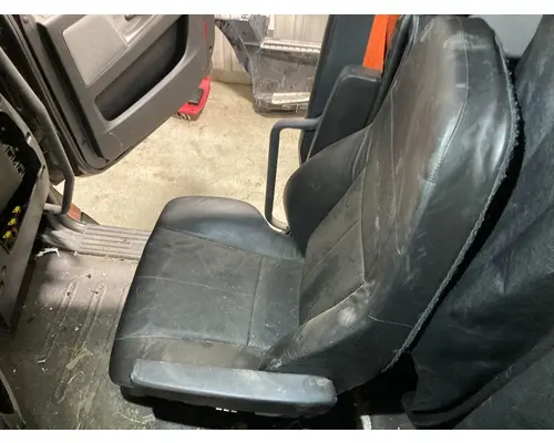 Freightliner CASCADIA Seat (non-Suspension)