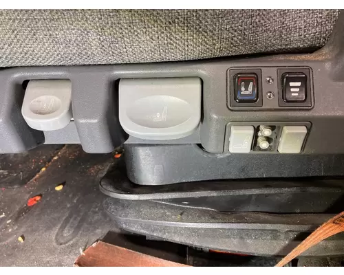 Freightliner CASCADIA Seat (non-Suspension)