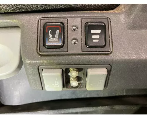 Freightliner CASCADIA Seat (non-Suspension)