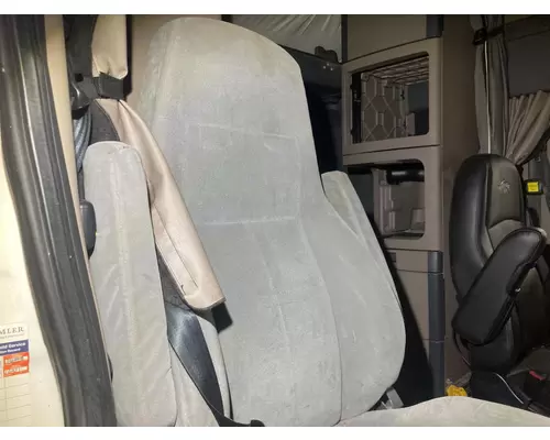 Freightliner CASCADIA Seat (non-Suspension)