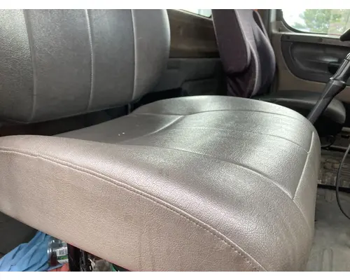Freightliner CASCADIA Seat (non-Suspension)