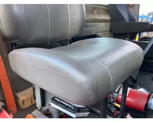 Freightliner CASCADIA Seat (non-Suspension)
