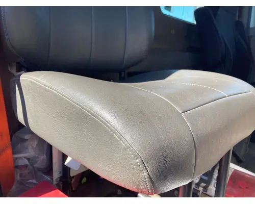 Freightliner CASCADIA Seat (non-Suspension)