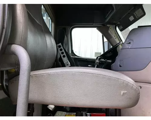 Freightliner CASCADIA Seat (non-Suspension)