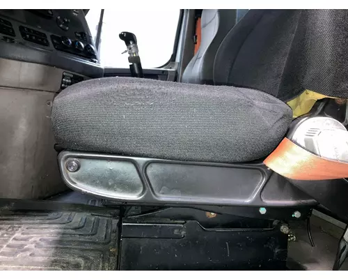 Freightliner CASCADIA Seat (non-Suspension)