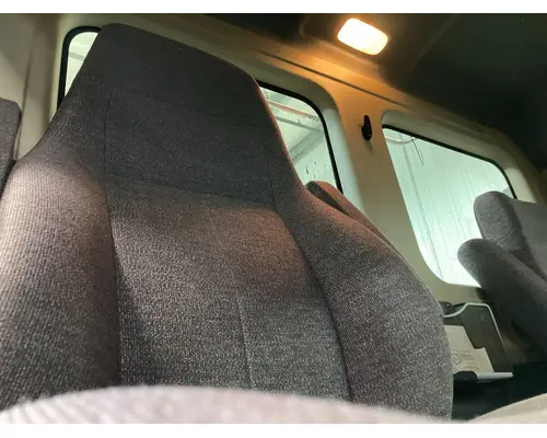 Freightliner CASCADIA Seat (non-Suspension)