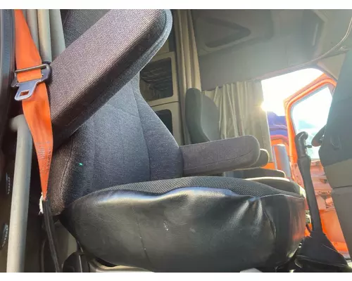 Freightliner CASCADIA Seat (non-Suspension)