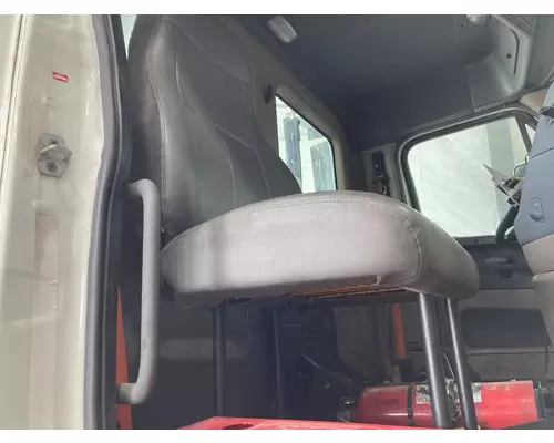 Freightliner CASCADIA Seat (non-Suspension)