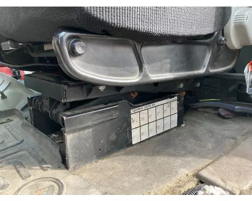 Freightliner CASCADIA Seat (non-Suspension)